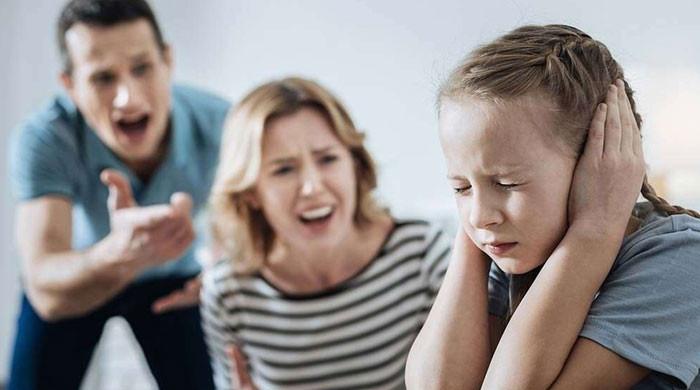 مطالعہ سے پتہ چلتا ہے کہ بچوں پر چیخنا اتنا ہی نقصان دہ ہو سکتا ہے جتنا کہ جسمانی زیادتی