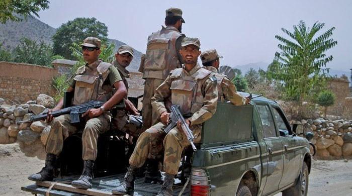بلوچستان کے علاقے کیچ میں سیکیورٹی فورسز نے کارروائی کرتے ہوئے دو دہشت گردوں کو ہلاک کردیا۔